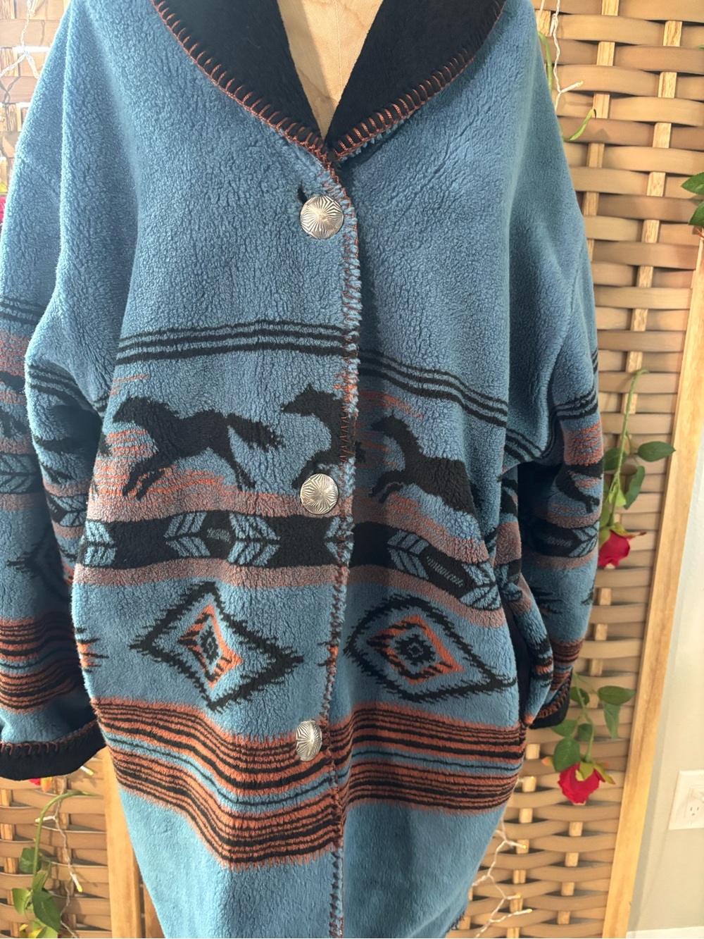 Coldwater Creek Fleece Jacket
Women Medium Blue Reversible
Western Aztec Horse - Picture 4 of 16